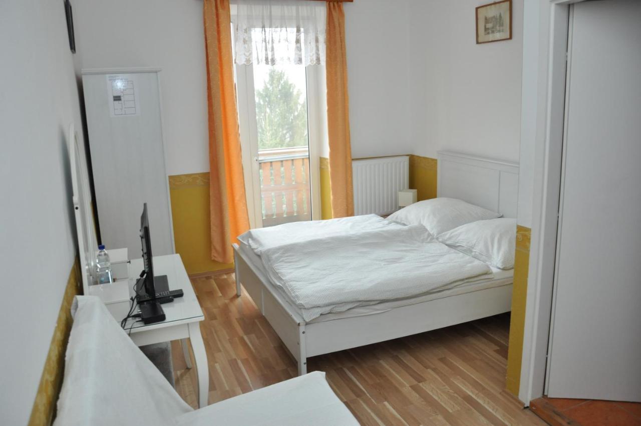 Fertőboz Gloriett Panzio Bed & Breakfast エクステリア 写真