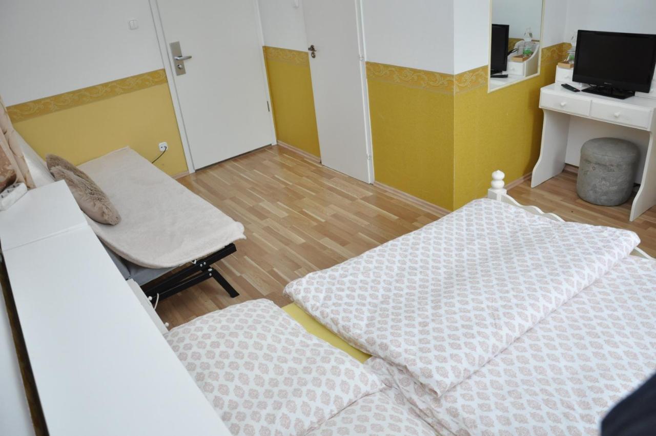 Fertőboz Gloriett Panzio Bed & Breakfast エクステリア 写真